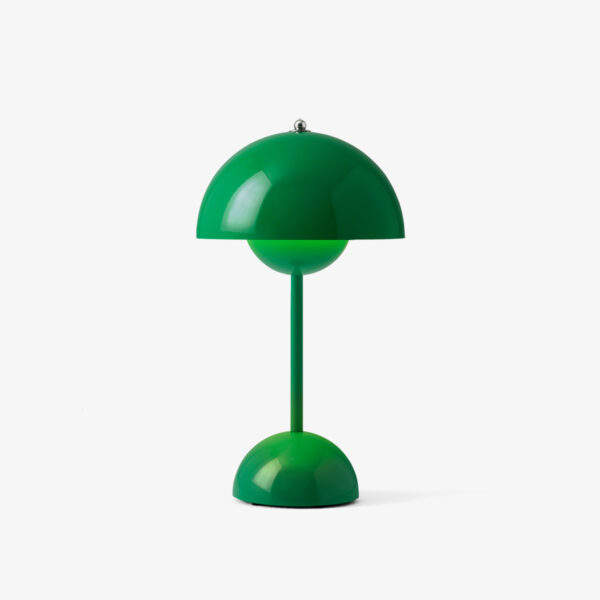 Portable table lamp Flowerpot from &Tradition buy online now.