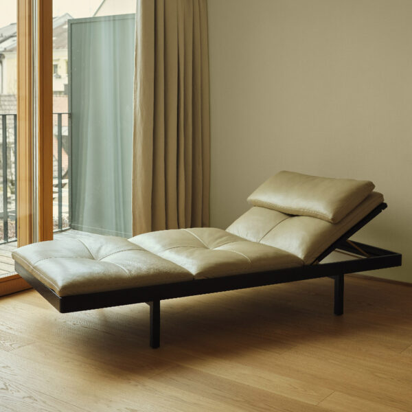 Buy Daybed CB41 from Bassam Fellows online now.